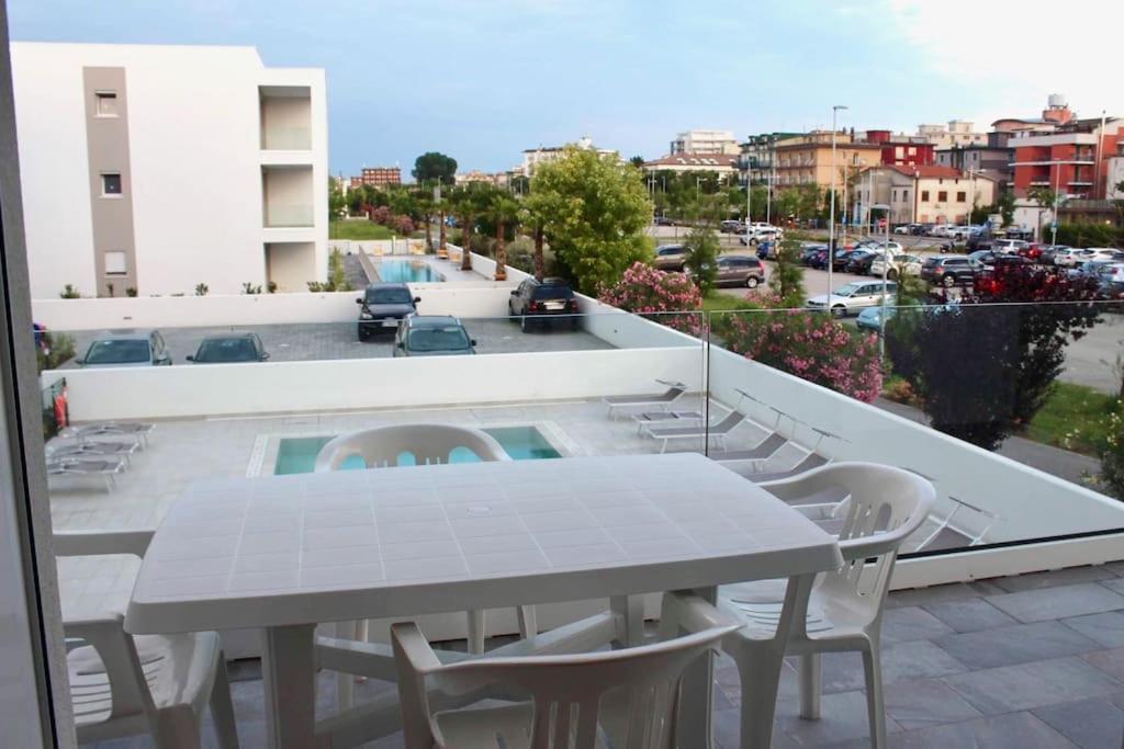 West Beach 2 Jesolo Экстерьер фото